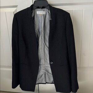 Tahari Black Single-Breasted Blazer with Notched Lapel
